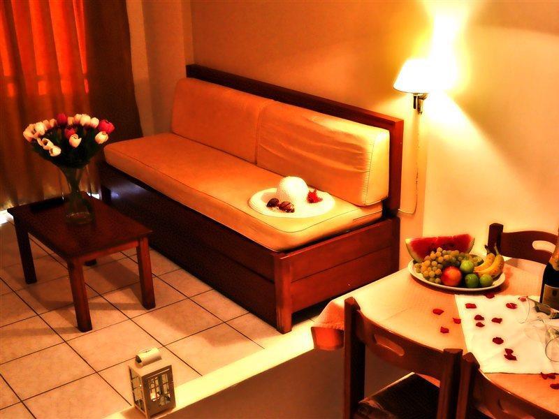 Uzenie All Suites Boutique Resort (Adults Only) Adelianos Kampos Exterior foto